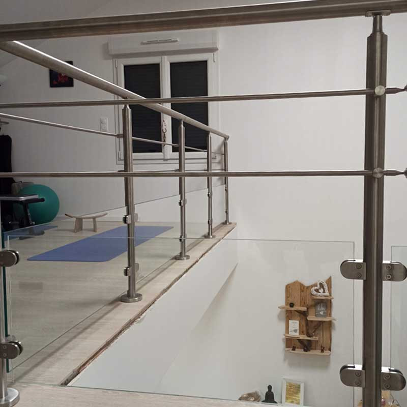 rambarde de mezzanine inox et verre installation a la francaise